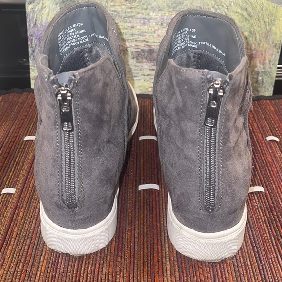 JF (Just Fab?) Jenny zippered high top Sneakers - Picture 4 of 10